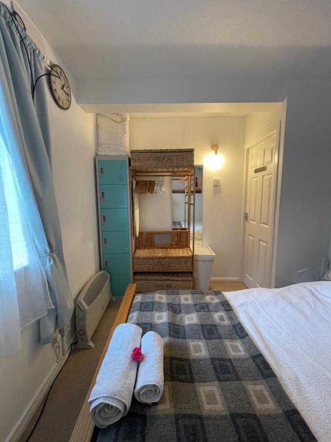 Grundy House Apartment Ъксбридж Екстериор снимка