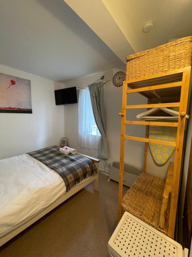 Grundy House Apartment Ъксбридж Екстериор снимка