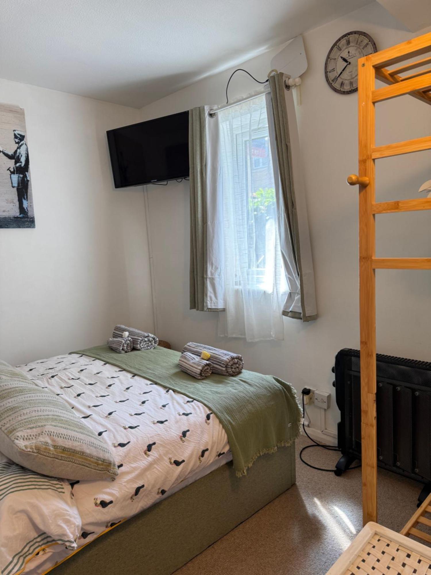 Grundy House Apartment Ъксбридж Екстериор снимка