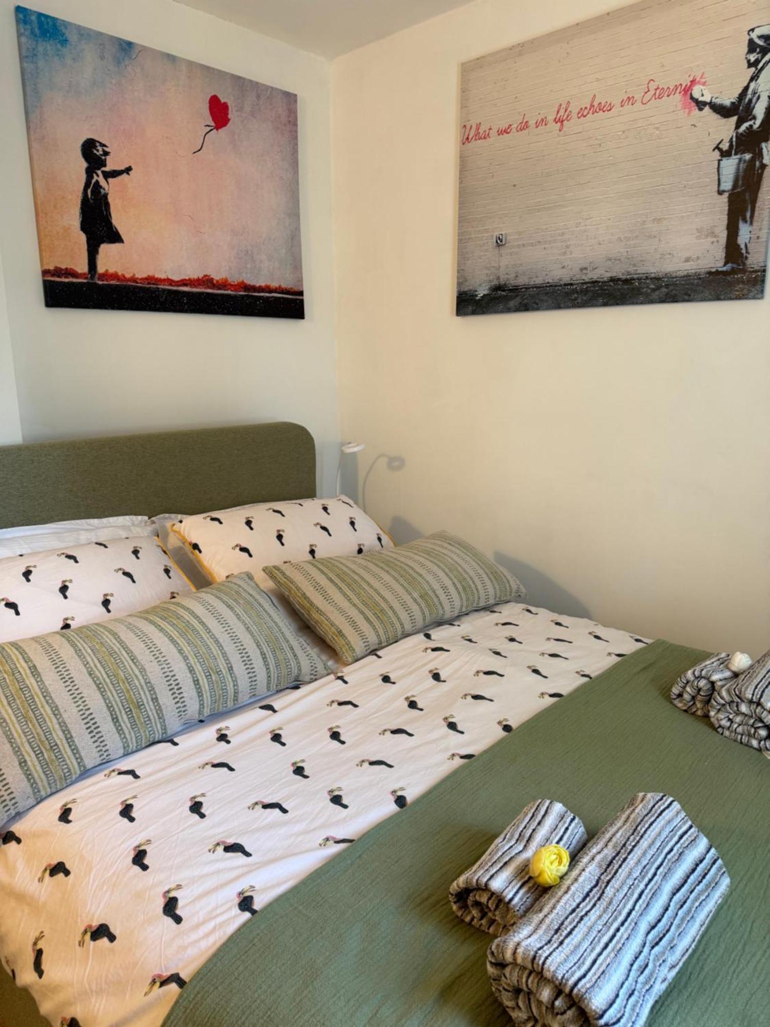 Grundy House Apartment Ъксбридж Екстериор снимка